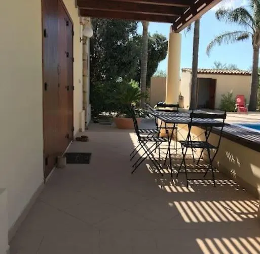 Villa Amurusanza - Dependance Con Piscina Triscina